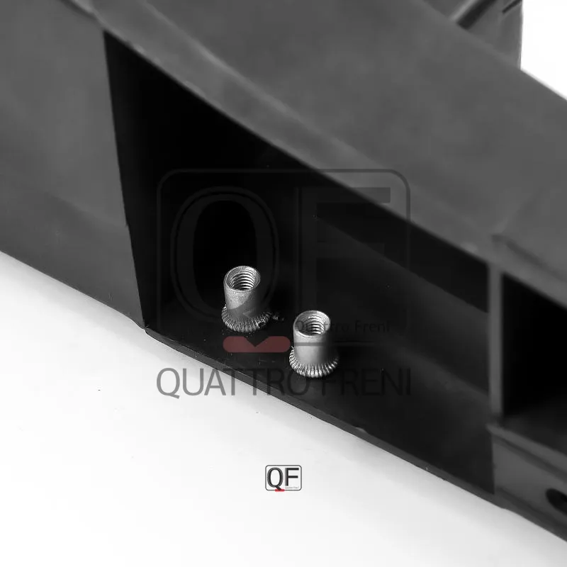 Кронштейн крепления крыла RH QUATTRO FRENI QF21G00008