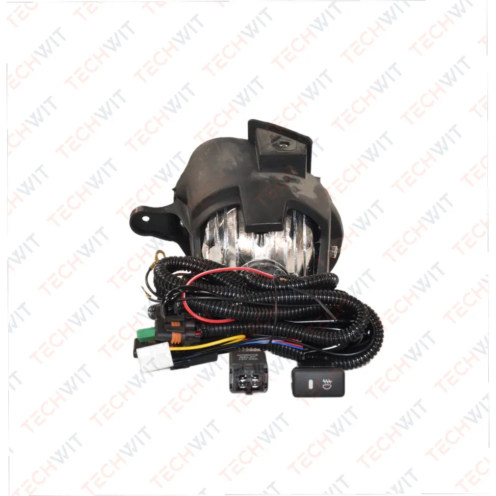 Фара противотуманная Прав. Toyota Hilux 2012-2015 TECHWIT HD002TYT035TW