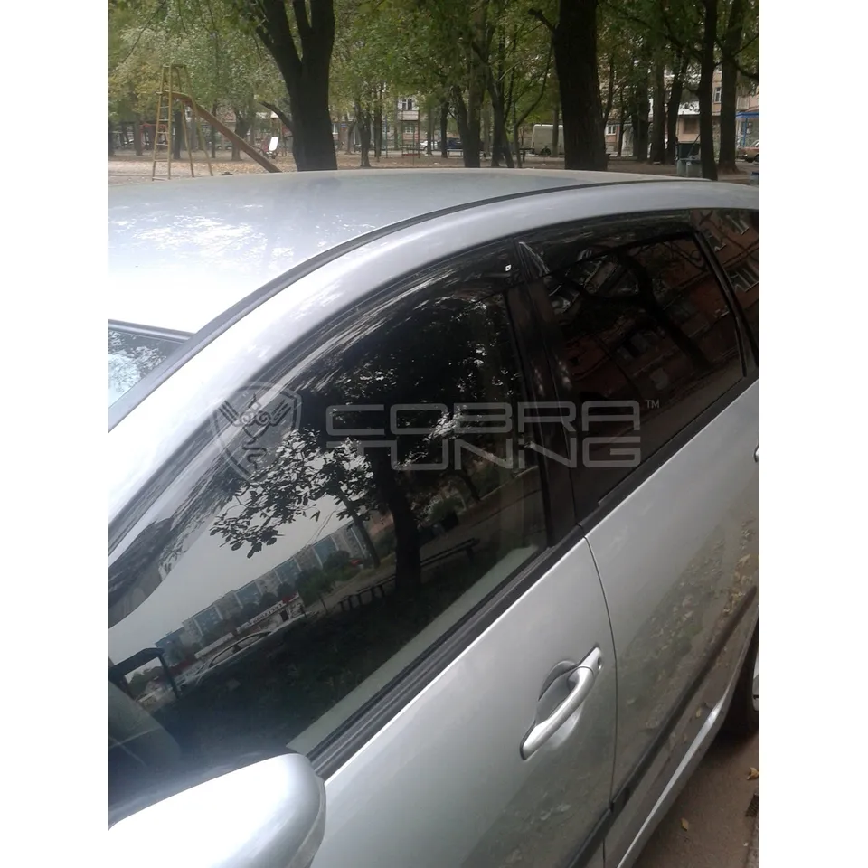 Дефлекторы боковых окон Mitsubishi Grandis 2003 Cobra tuning M40403