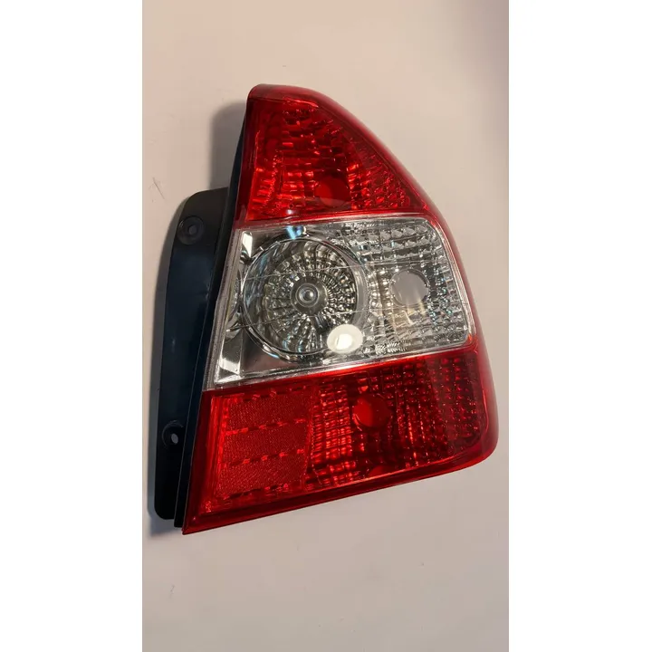 Фонарь задний HYUNDAI ACCENT 00-06ACCENT(Тагаз) 00- хрусталь, Уценка SAT ST-321-1923CR-N0 Уценка