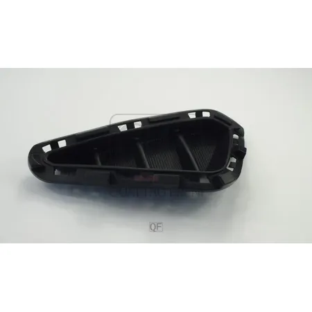 Рамка противотуманной фары RH QUATTRO FRENI QF50G00002