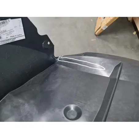 НЕКОНДИЦИЯ - Подкрылок [Трещина от 7 до 12 см] перед правый Mercedes W203 PATRON P72-2327AR-MV1604