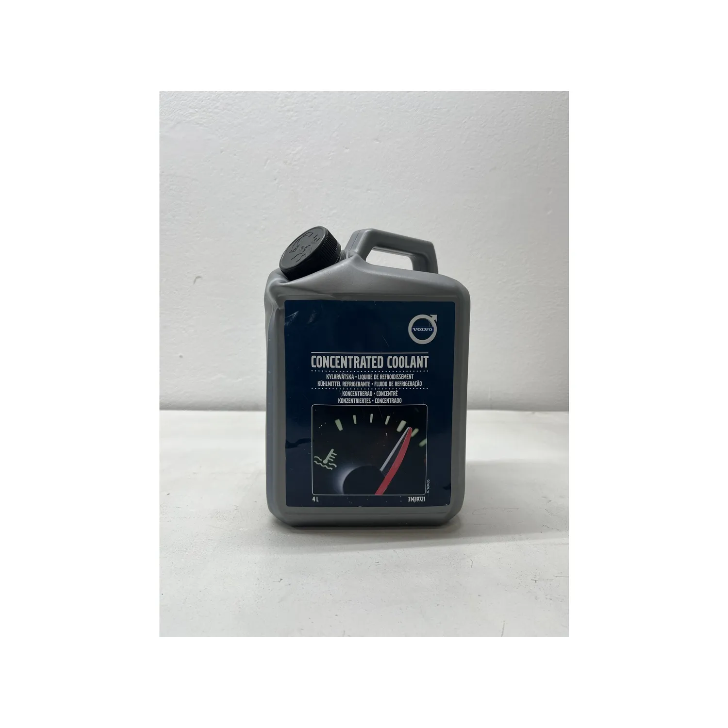 Уценка Антифриз VOLVO Concentrated Coolant концентрат 4 л 31 439 721-N0