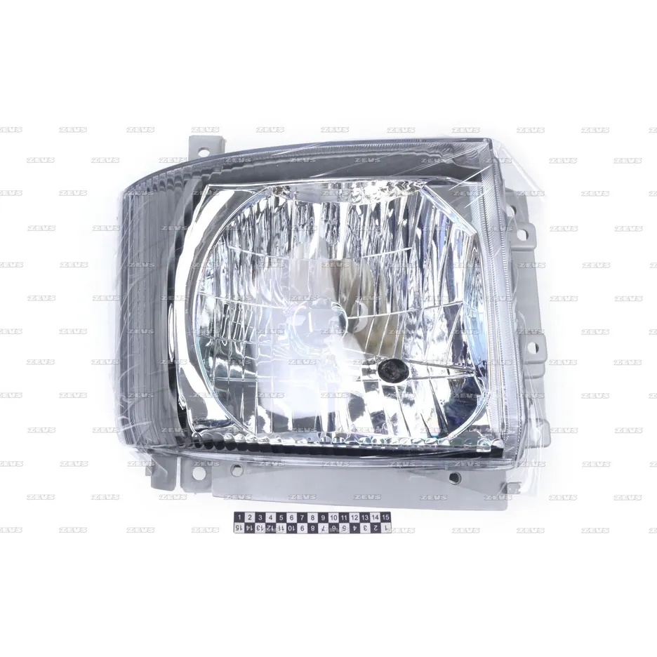 Фара правая без корректора ZEVS 05-4701 R