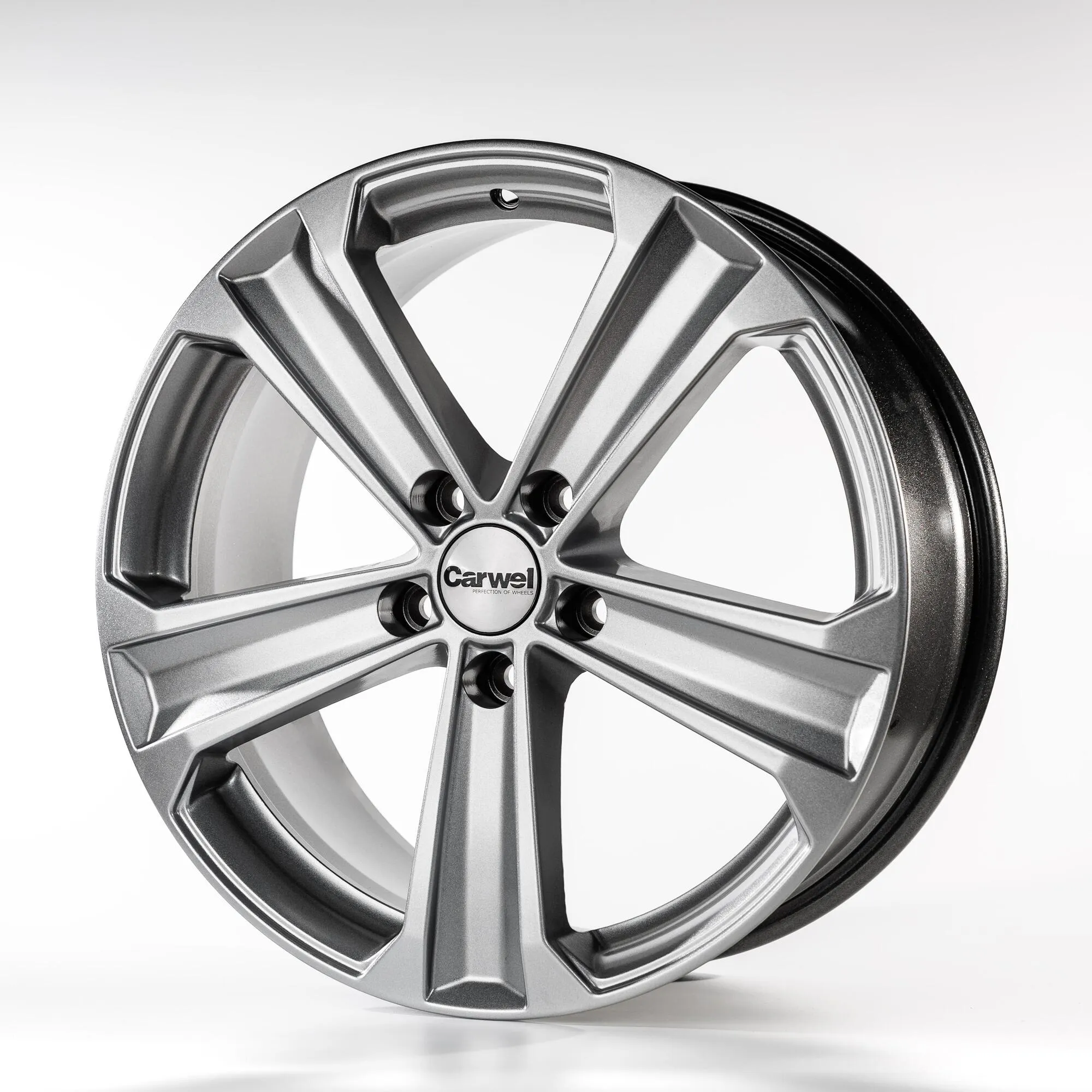 Диск литой R18 8J 5x112/66.6 ET45 Carwel Икар 224 SB 00071376