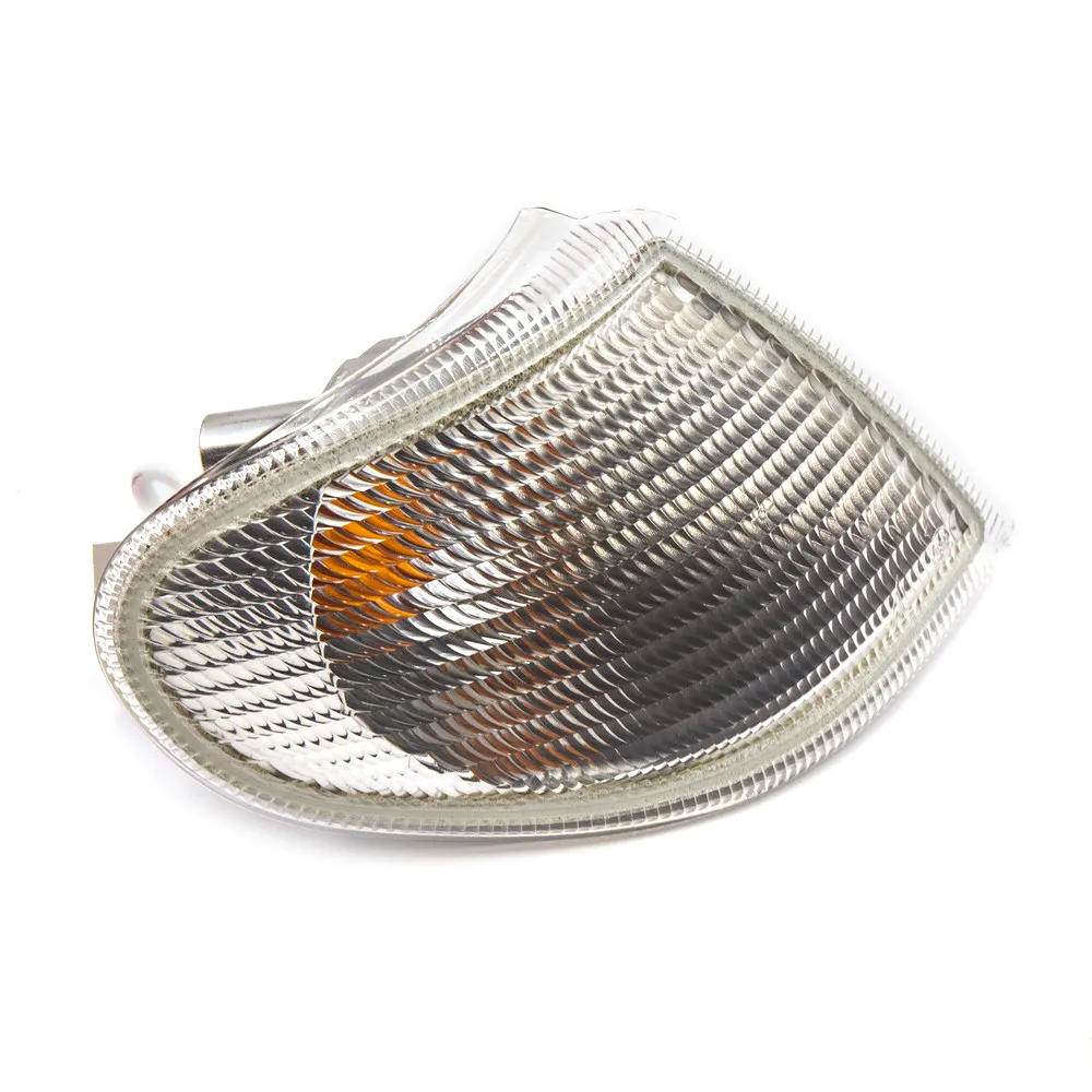 Указатель поворота ВАЗ 2115 правый белый Automotive Lighting 676.650.004-04