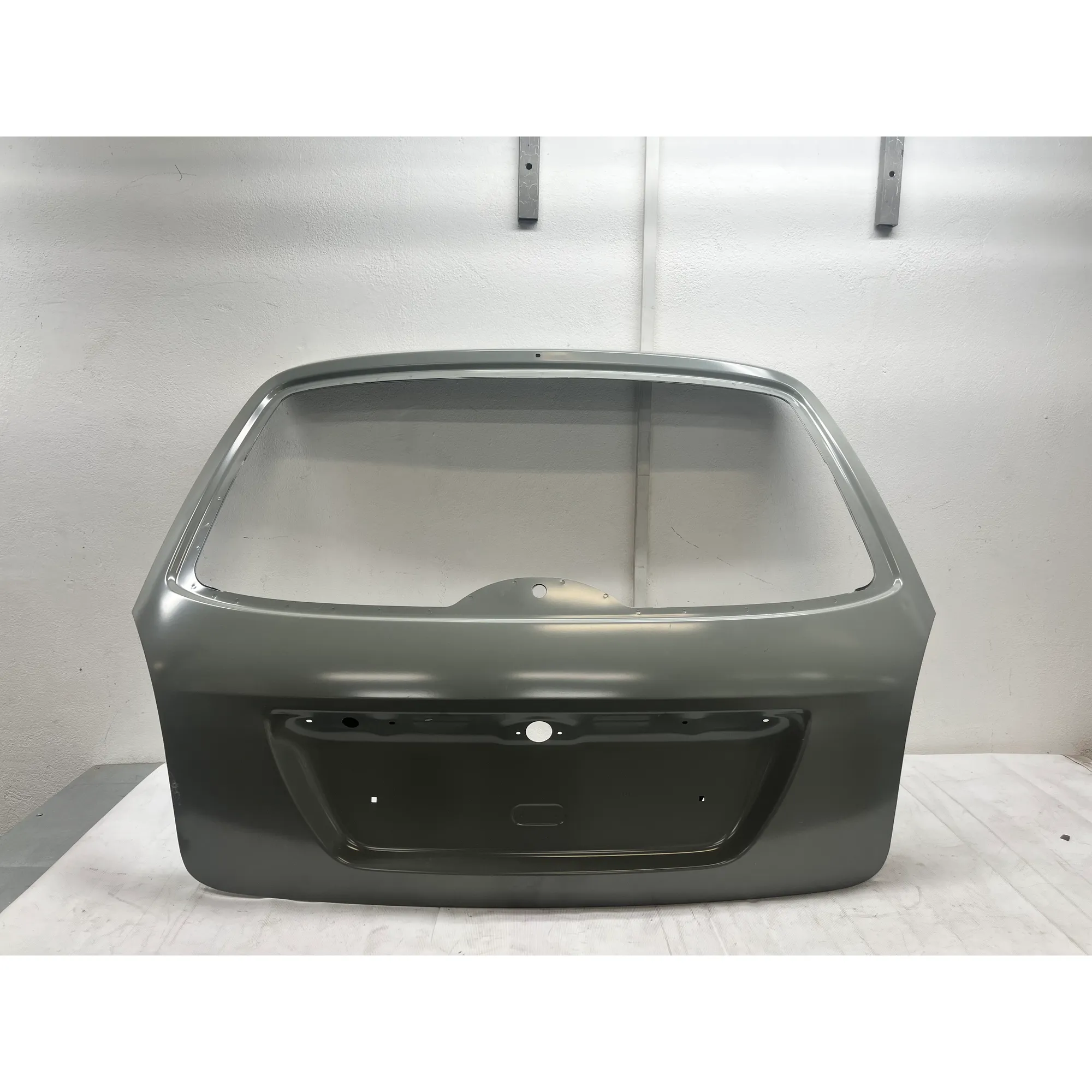 Дверь задка в сборе (катафорез), Уценка LADA 8450105046-N7 Уценка