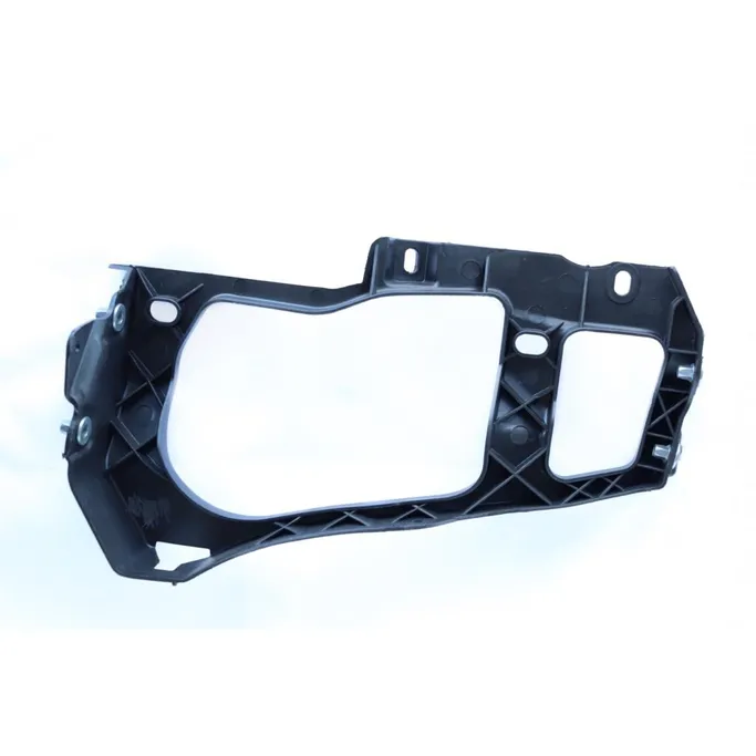 Кронштейн крепления бампера под фару Прав. VW Touareg II 2010-2014 DoCar 7P6806510DCR