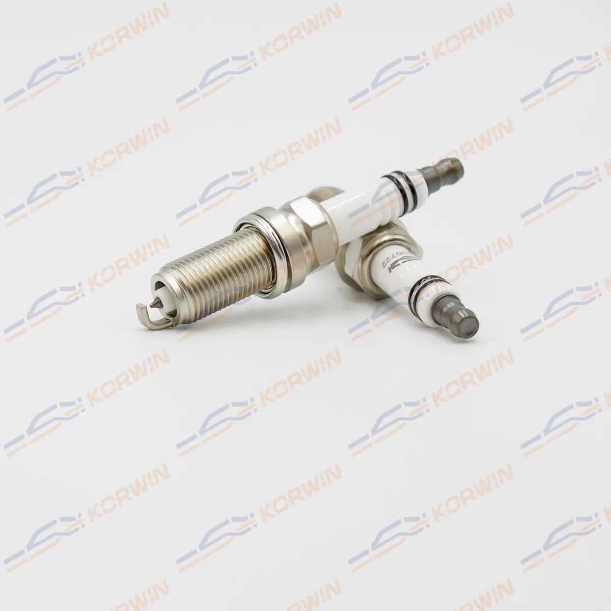 Свеча зажигания (аналог PLFR5A11) Double Platinum KORWIN KWND0722