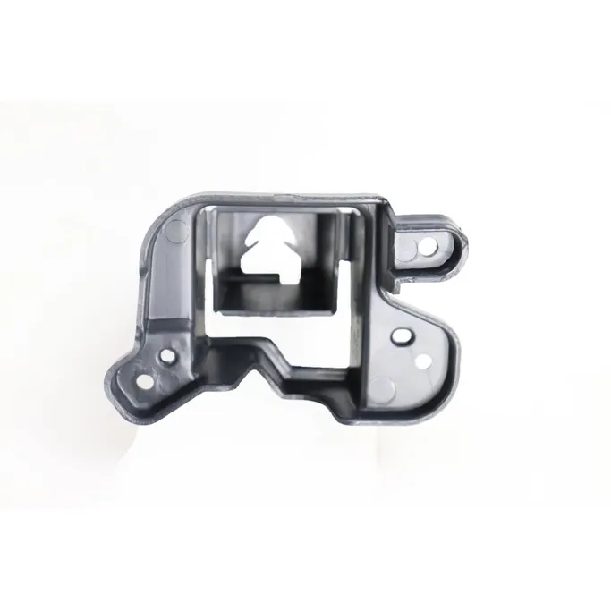Кронштейн крепления решетки радиатора Прав. Mazda M3 2013-2016 DoCar BHN150153DCR