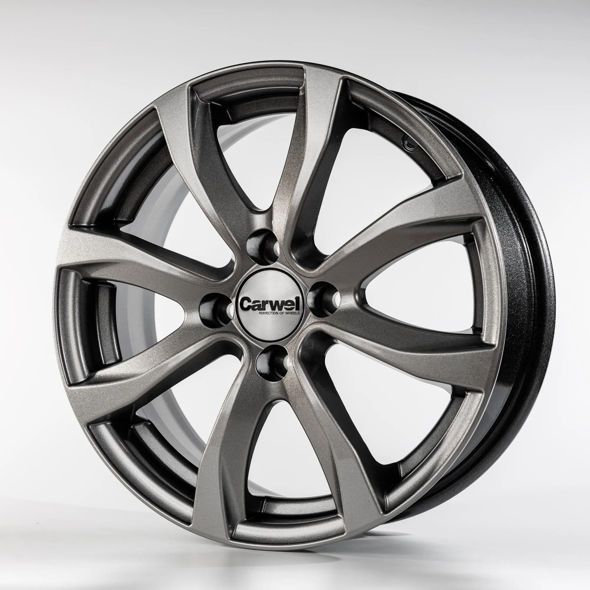 Диск литой R15 6J 4x100/67.1 ET38 Carwel Омикрон 110 SB 00101611