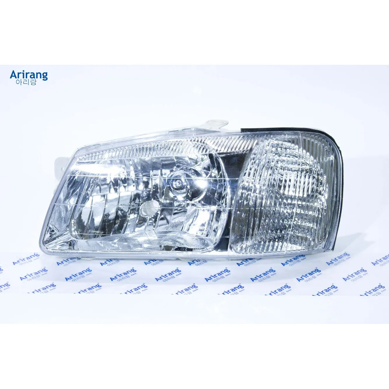 Фара передняя левая под корр.