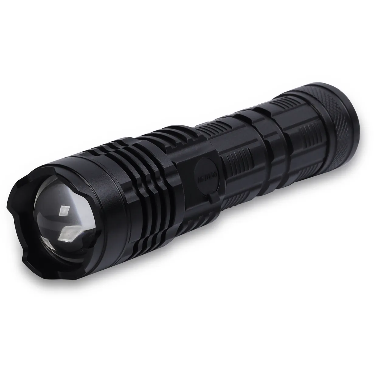 Аккумуляторный светодиодный фонарь CREE XHP-50 18Вт с системой фокусировки луча, черный SMARTBUY SBF-30-K