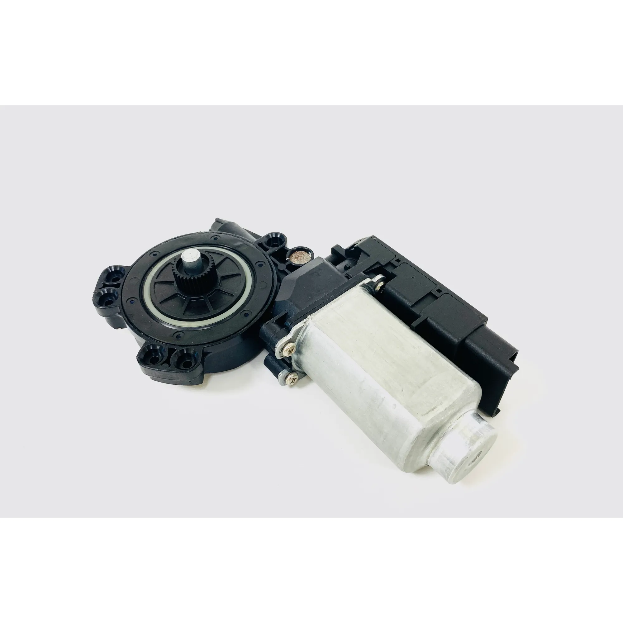 Электродвигатель привода стеклоподъемника, левый UkorAuto U1309006L