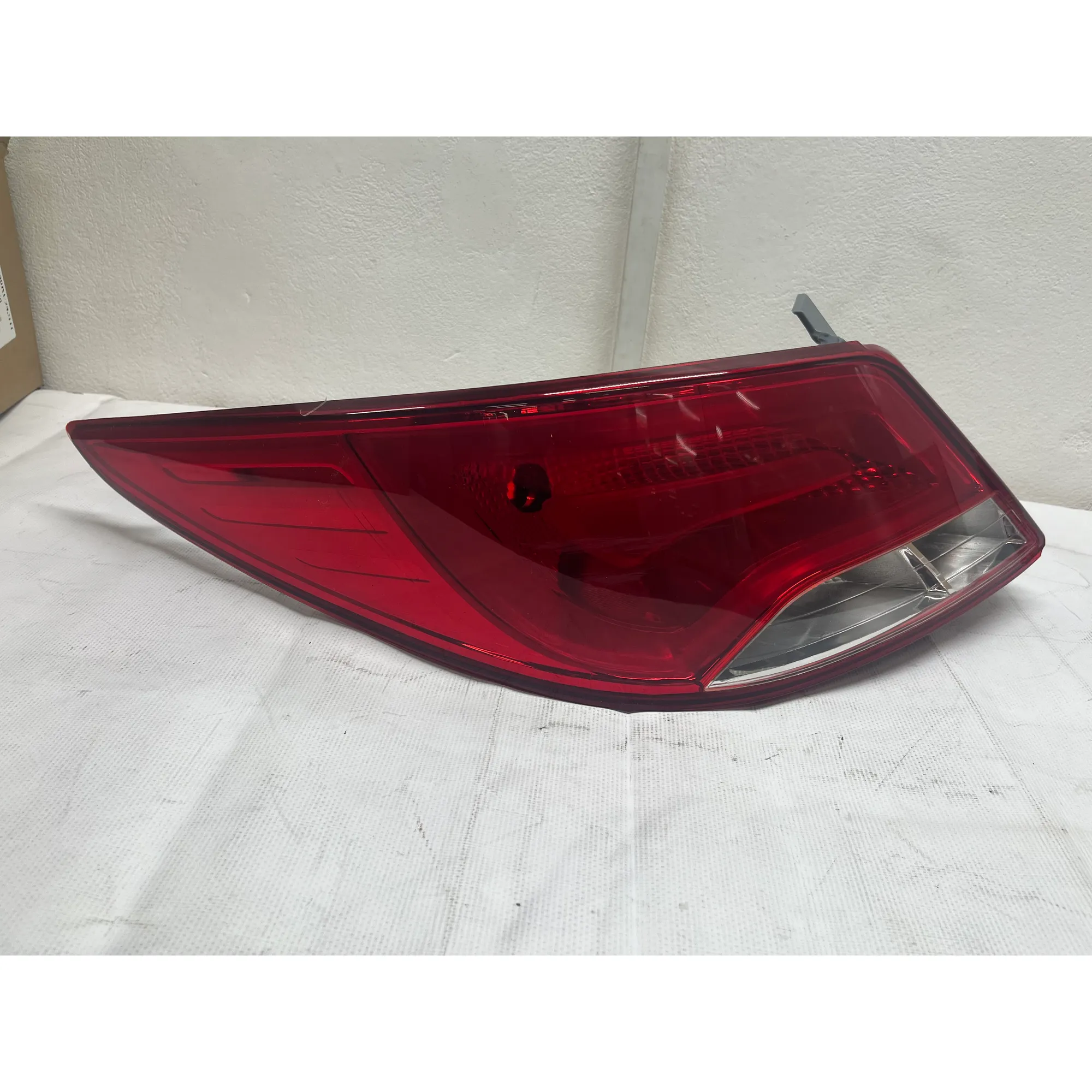 Фонарь задний левый VOLKSWAGEN Polo V sedan (09-15) (без платы), Уценка VW Polo Sedan II 2015-> NSP NSP086RU945111F-N0 Уценка