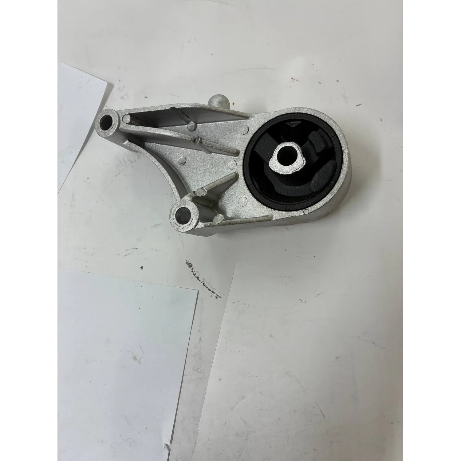 Опора двигателя - передн., Уценка ASTRA H ZAFIRA B MERIVA B 04- BSG BSG 65-700-146-N0 Уценка