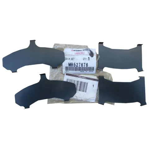 Пластины колодок тормозных передних MITSUBISHI MR527676