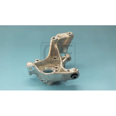 Кулак RR LH QUATTRO FRENI QF74D00016