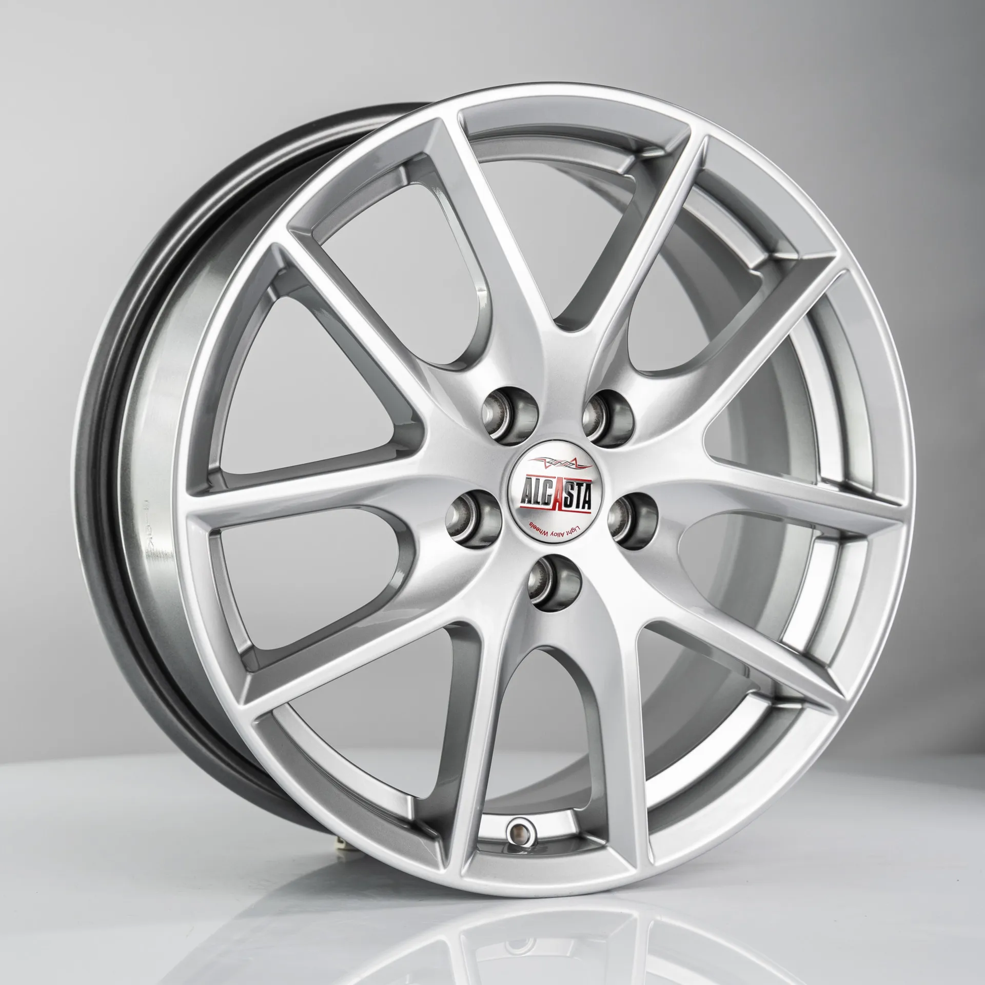 Диск литой R16 6.5J 5x114.3/67.1 ET45 ALCASTA M59 HS 3601108
