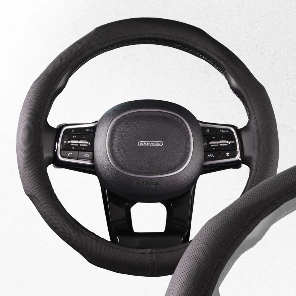 Оплетка руля SKYWAY кожаная Черная рельефная перф. (M) SKYWAY S01102049