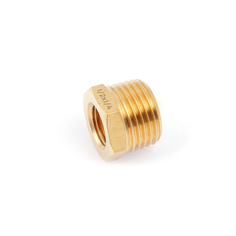 Переходник резьбовой латунный, папа 1/2(M) x мама 1/4(F) Дело Техники 949091