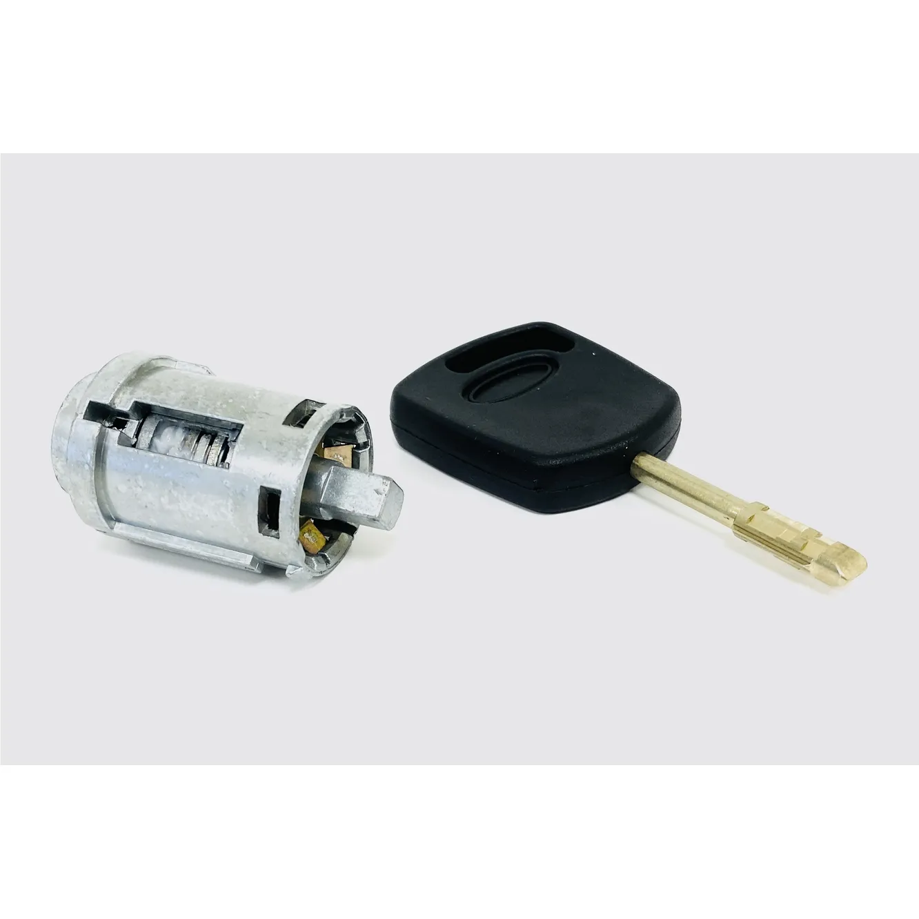 Личинка замка двери UkorAuto U0528271