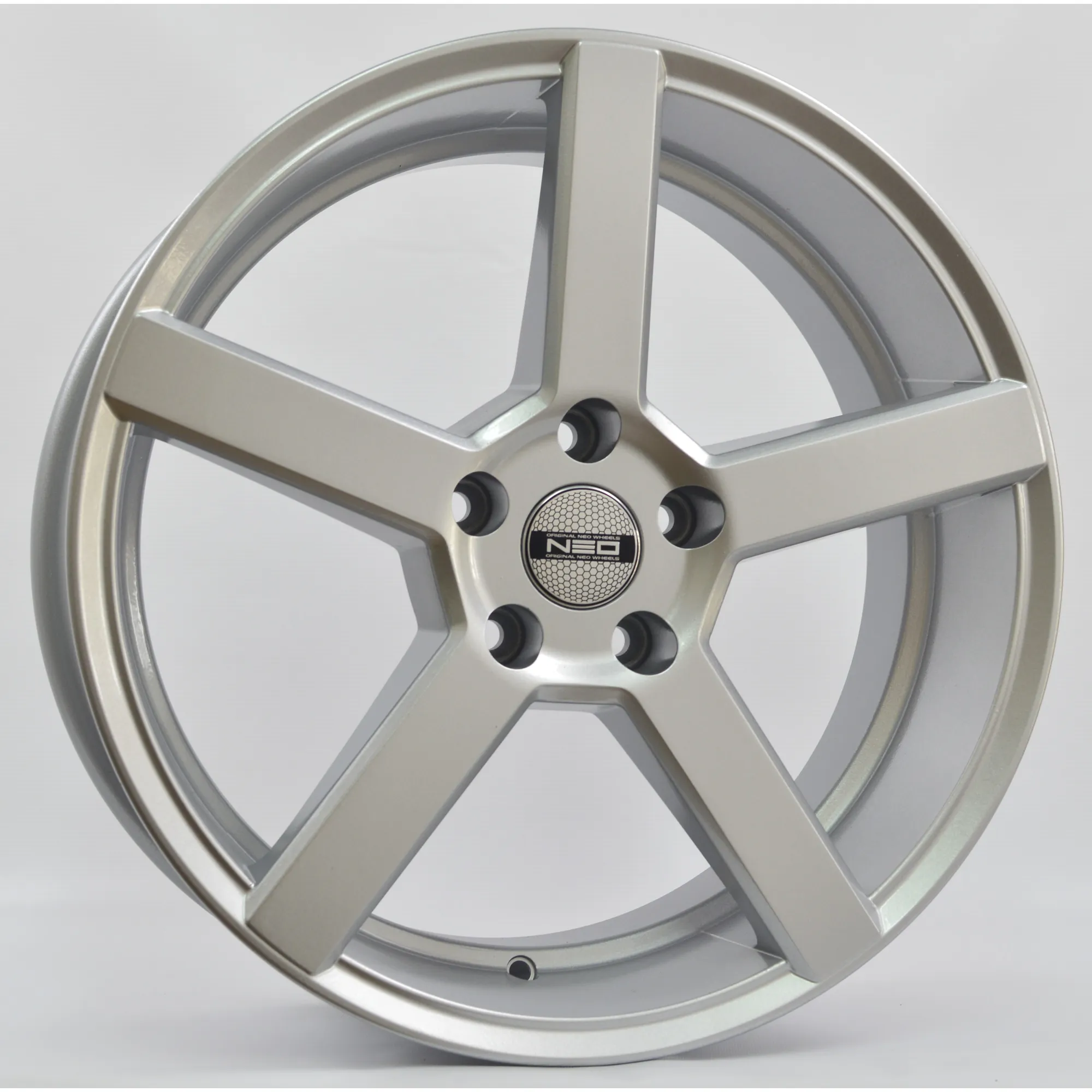 Диск литой R18 7.5J 5x114.3/60.1 ET35 NEO V03 S NV03-1875-7518-601-5x1143-35S
