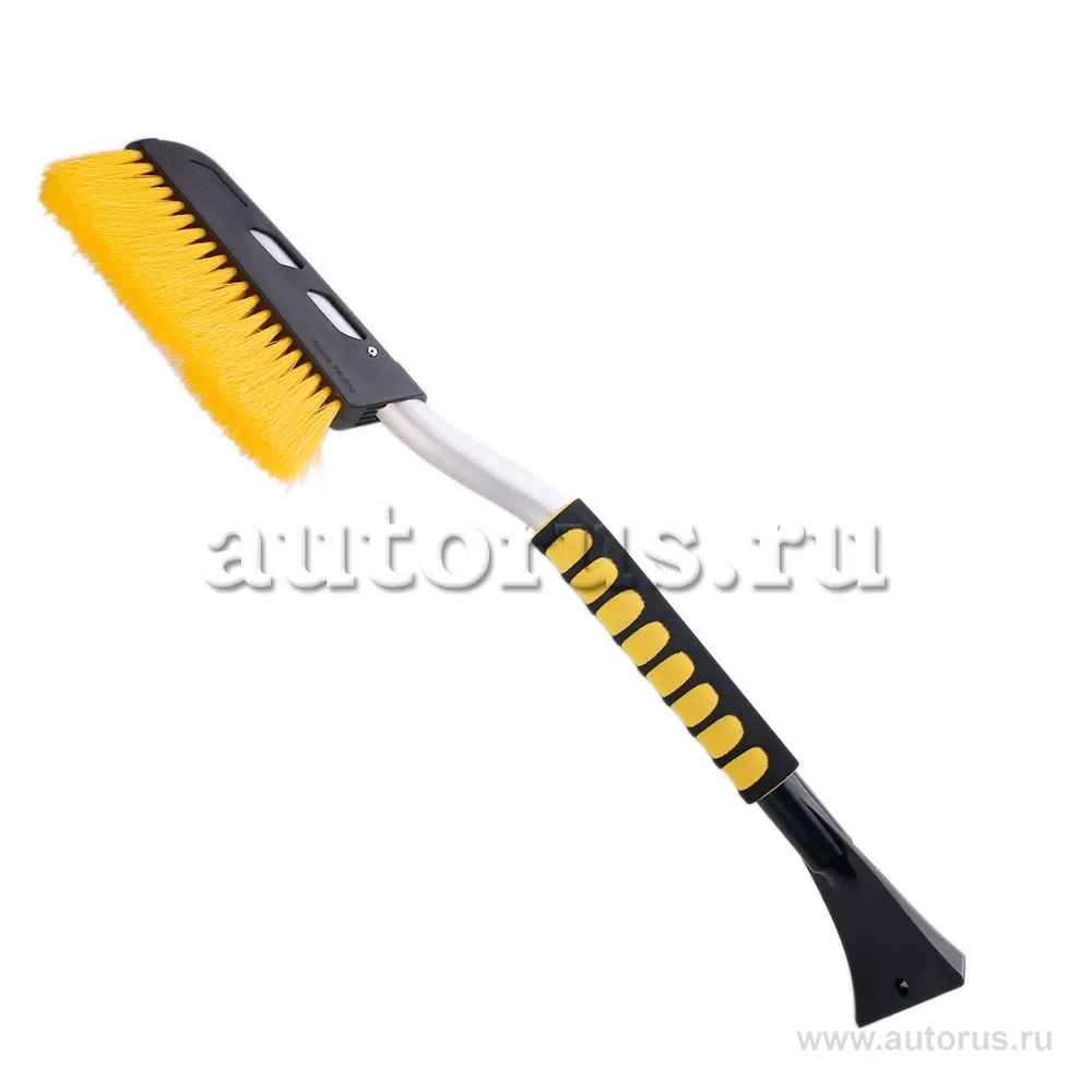 Щетка для очистки снега со скребком 69 см SAPFIRE SF-0003