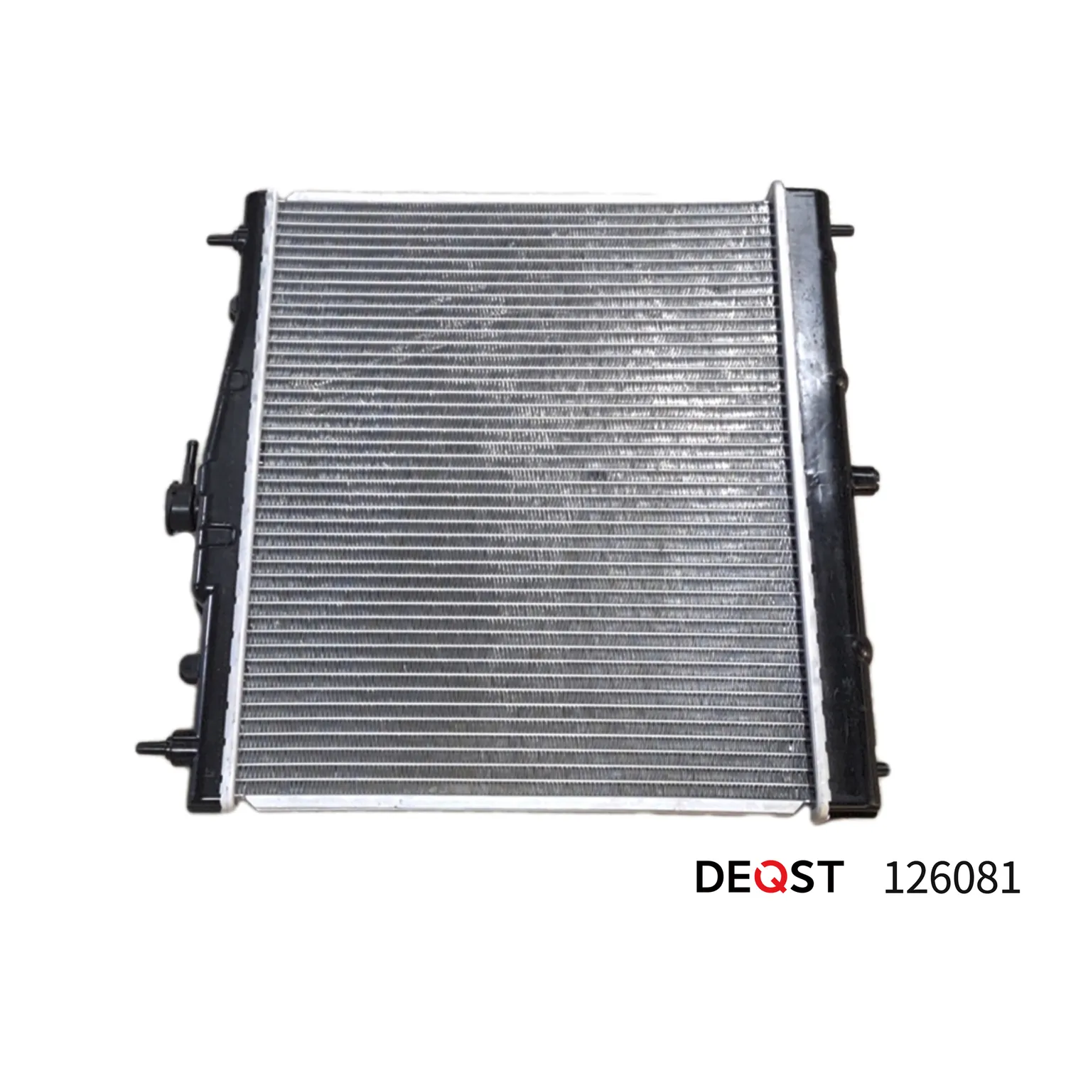 Радиатор системы охлаждения NISSAN Micra (02-) /Note (06-) AT DEQST 126081