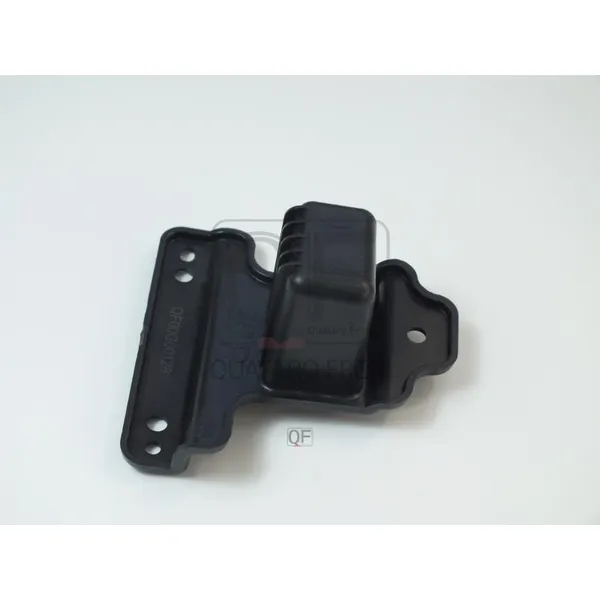 Кронштейн крепления бампера FR RH QUATTRO FRENI QF00G00128