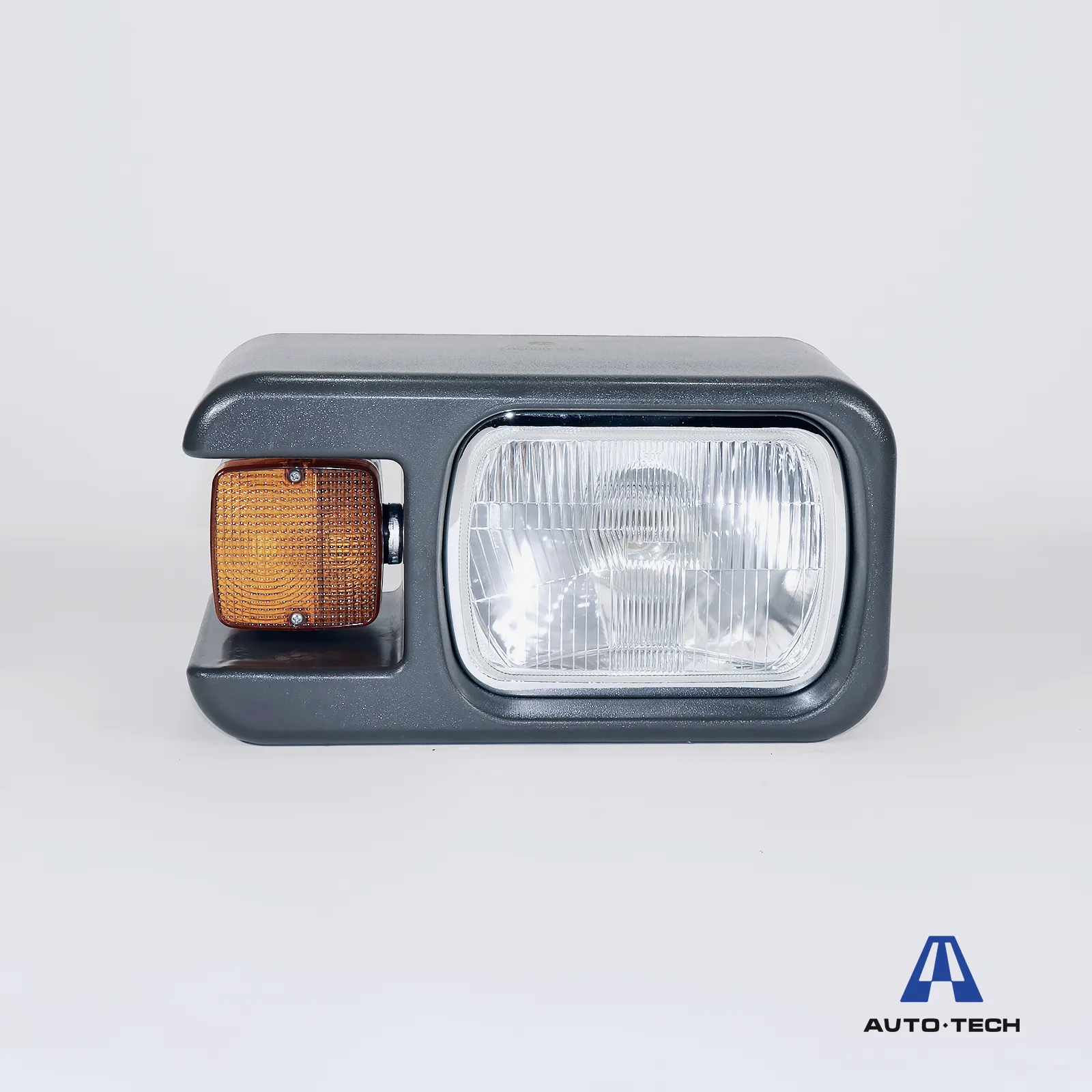 Фара правая (3 отв.) AVTO-TECH AUTO-TECH AT1173