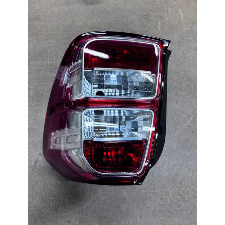 Фонарь задний правый CHEVROLET Cobalt, Уценка для CHEVROLET Cobalt NSP NSP0194732092-N1 Уценка