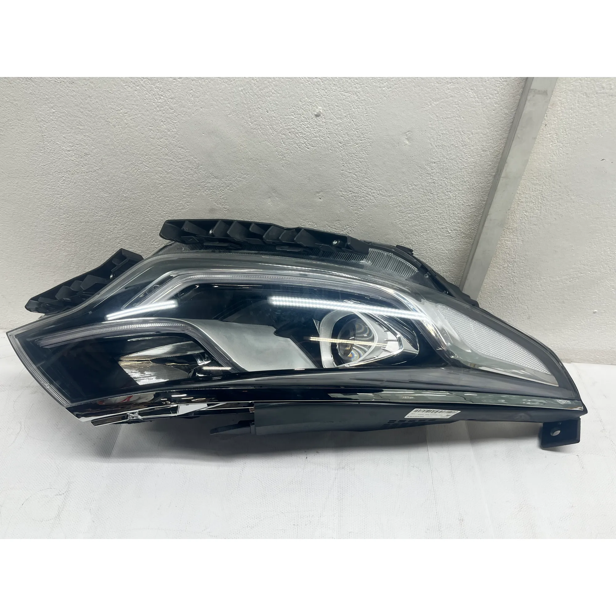 Фара передняя Прав., Уценка KIA Optima 2018 Halogen (Russia version) TECHWIT HD001KAI018TW-N0 Уценка
