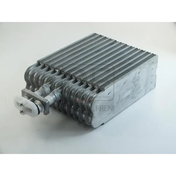 РАДИАТОР КОНДИЦИОНЕРА QUATTRO FRENI QF50Q00011