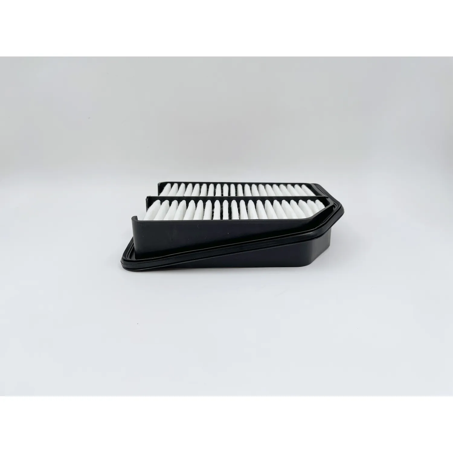 Фильтр воздушный SUZUKI Escudo III, Grand Vitara II BIG FILTER GB-903