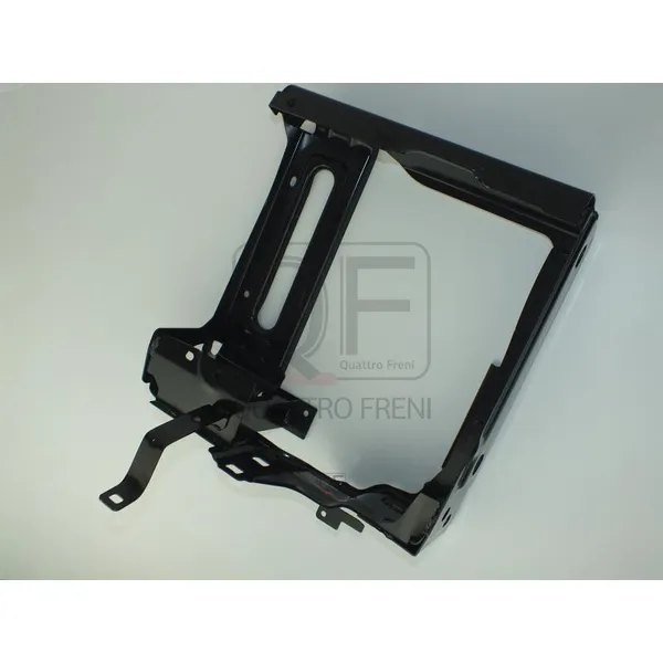 Кронштейн радиатора правый QUATTRO FRENI QF23G00025