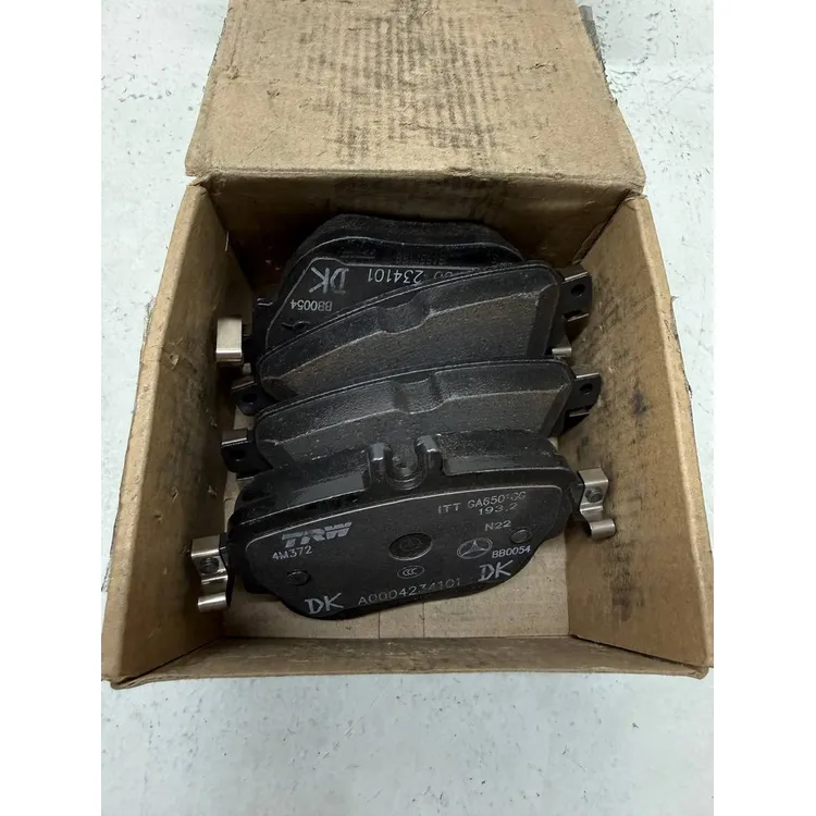 КОМПЛЕКТ КОЛОДОК ТОРМОЗНЫХ 4ШТ, Уценка MERCEDES-BENZ A0004207903-N2 Уценка