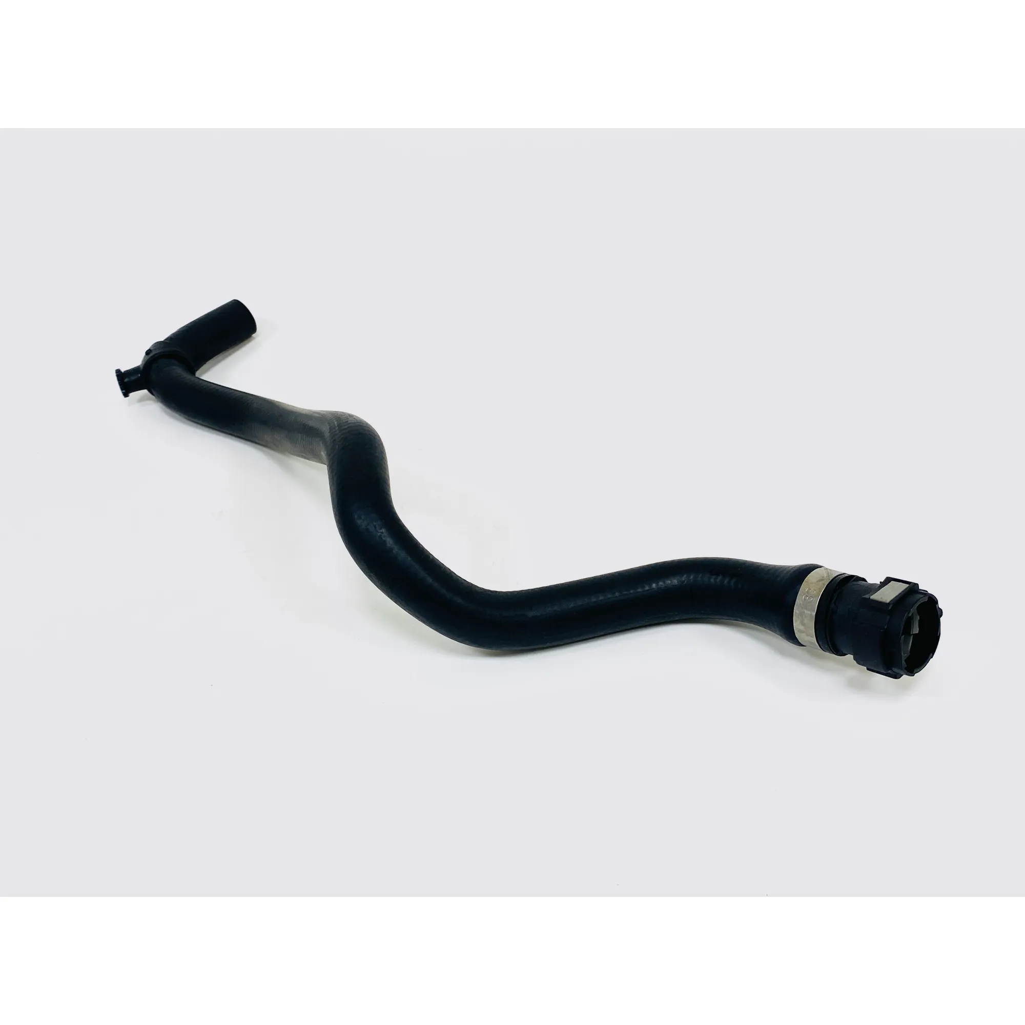 Патрубок системы охлаждения UkorAuto U0902123